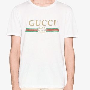 Gucci logo t shirt (size M)